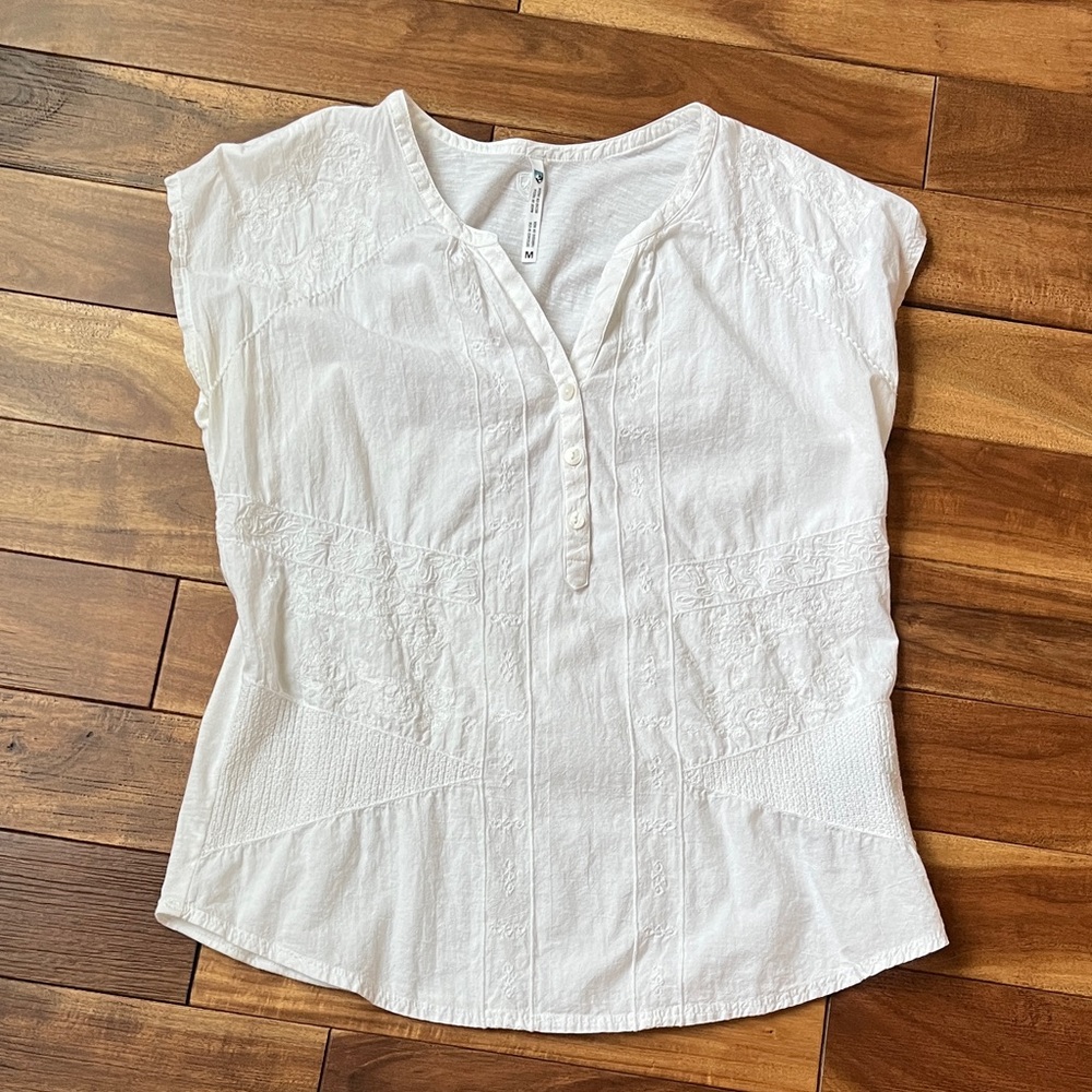 Kuhl white top